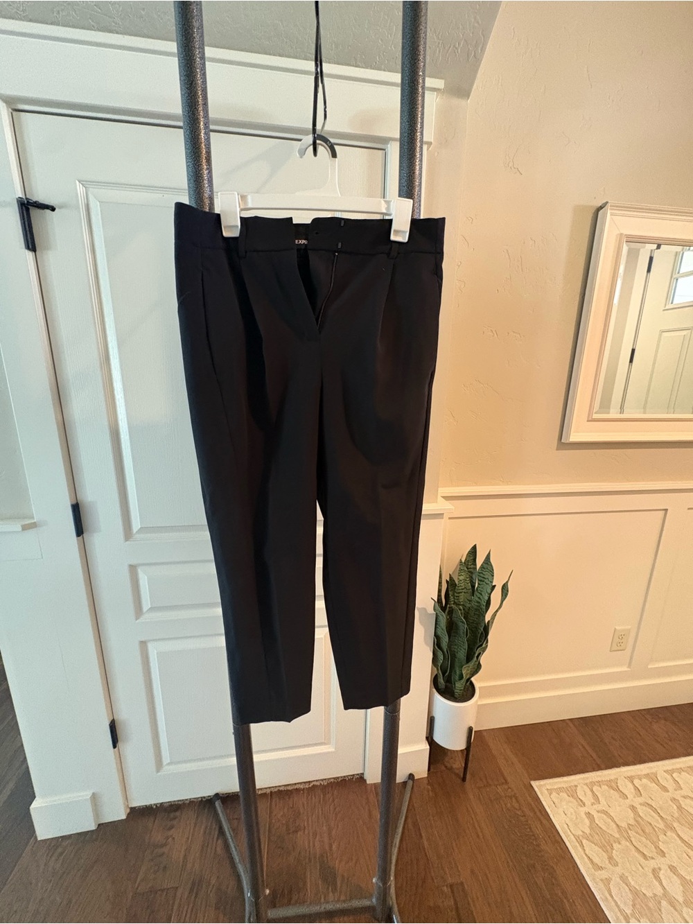 Express Black Straight-Leg Women's Pants